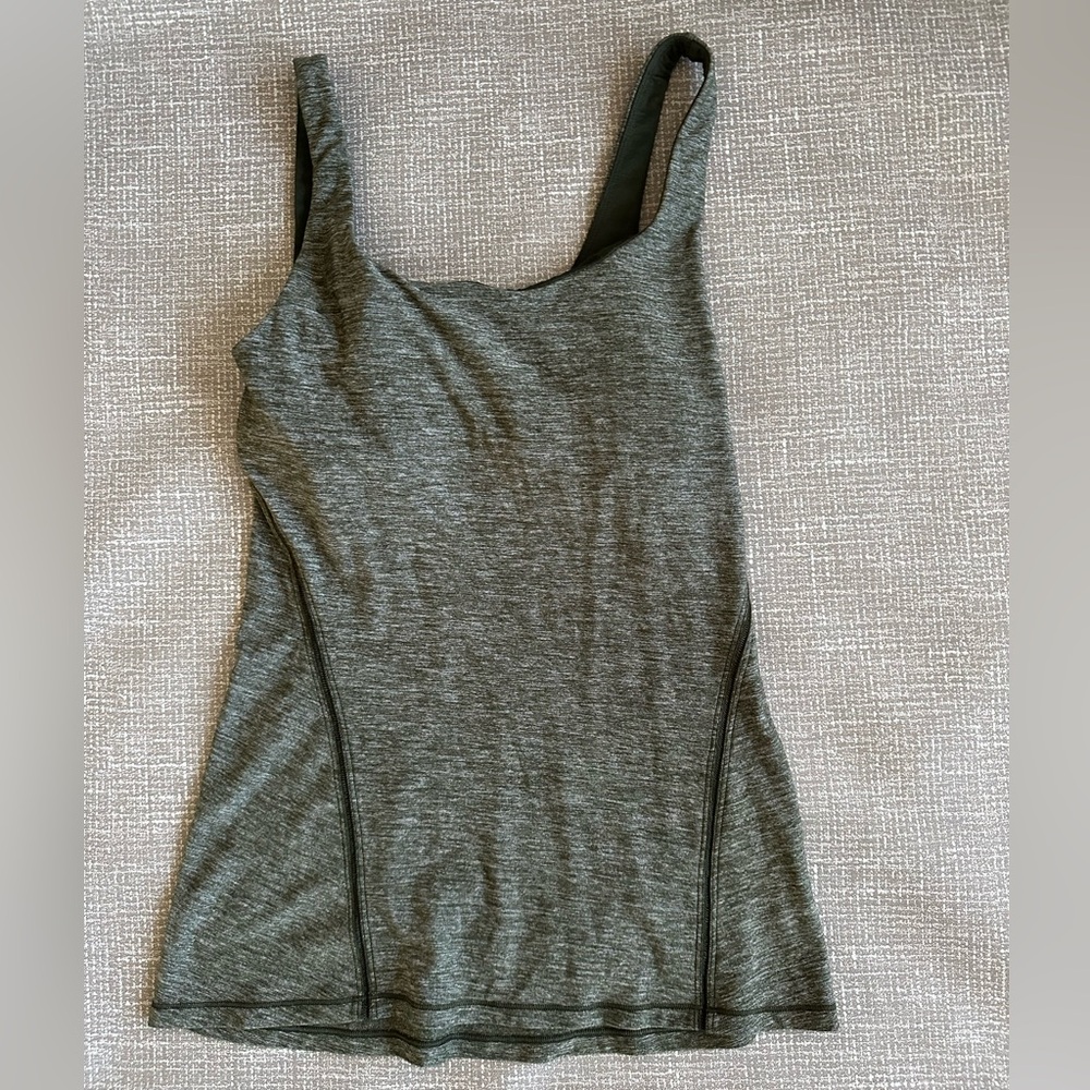 Lululemon Amala Tank Built In Bra
Heathered Gator Green Women's Sz 6